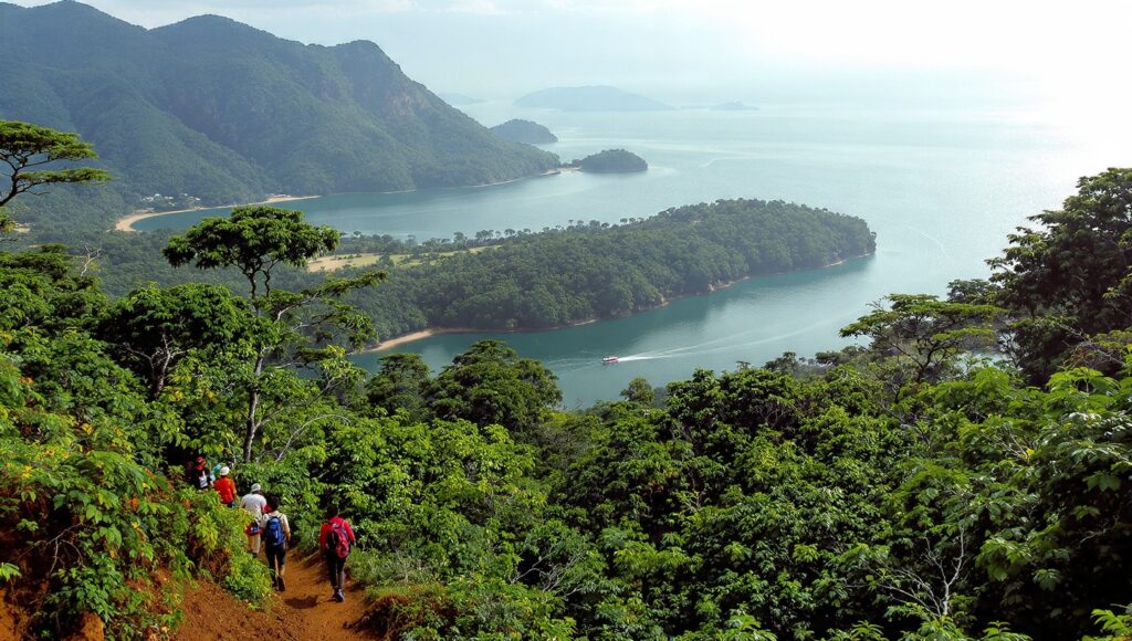 Adventure Activities in Uttara Kannada Trekking, Boating & More — Where Forests, Rivers, and the Sea Coexist